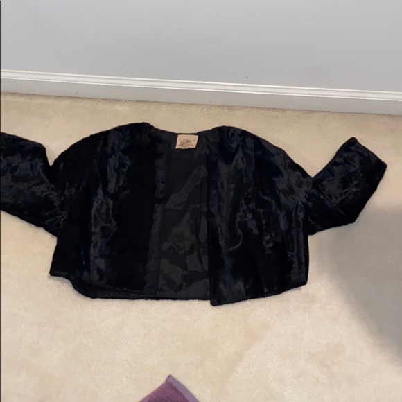 BAAR & BEARDS INC VINTAGE BOLERO  FAUX FUR JACKET - Picture 8 of 8